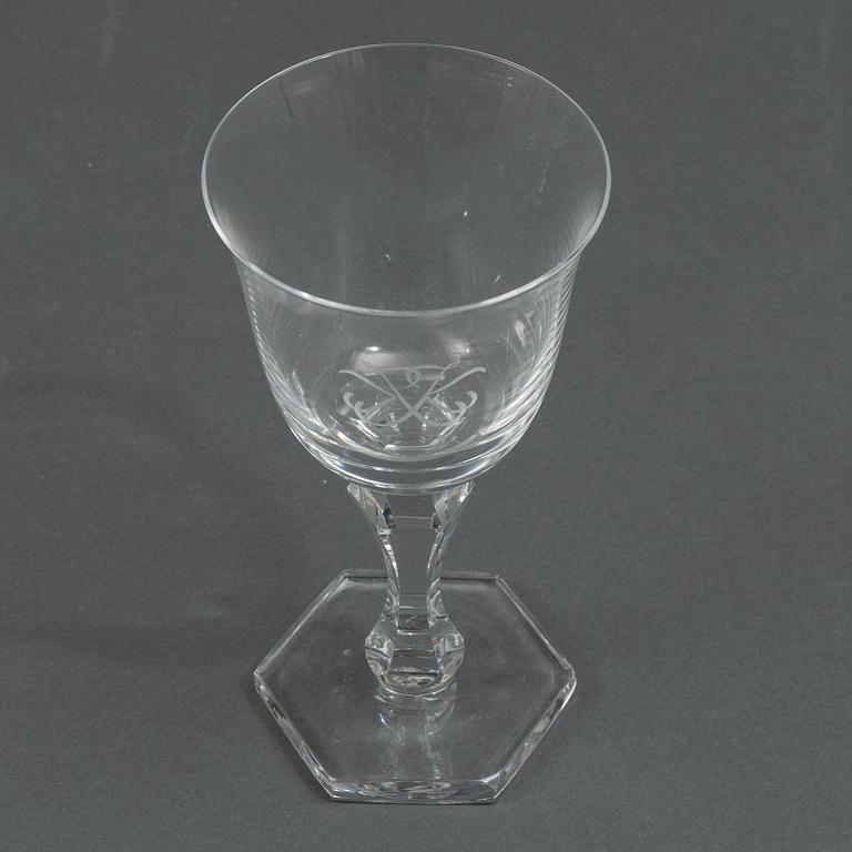 Elis Bergh, a 38-piece 'Gustaf Adolf' glass service, Kosta.