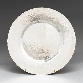 Tapio Wirkkala, a sterling silver dish, Kultakeskus, Hämeenlinna 1974. Design year 1969.