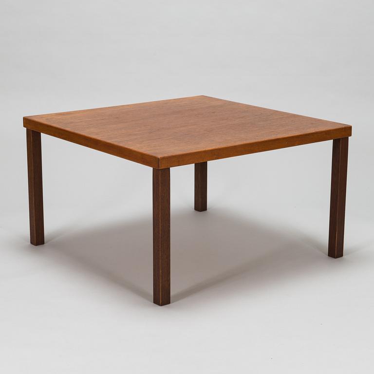 Hellevi Ojanen, a 1960s '822'coffee table for O.Y. Huonekalu- ja Rakennustyötehdas A.B.