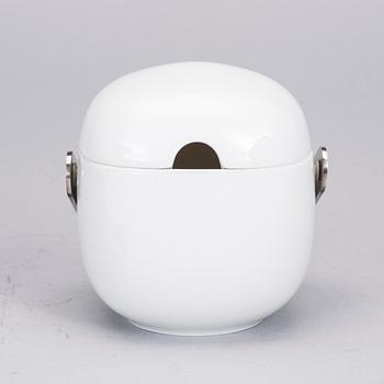 TERRIN samt SÅSSKÅL PÅ FAT, porslin, "Suomi", Timo Sarpaneva, Rosenthal Studio-linie.