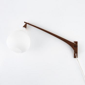 Uno & Östen Kristiansson, a teak and glass wall lamp, Luxus, Vittsjö, 1960's.