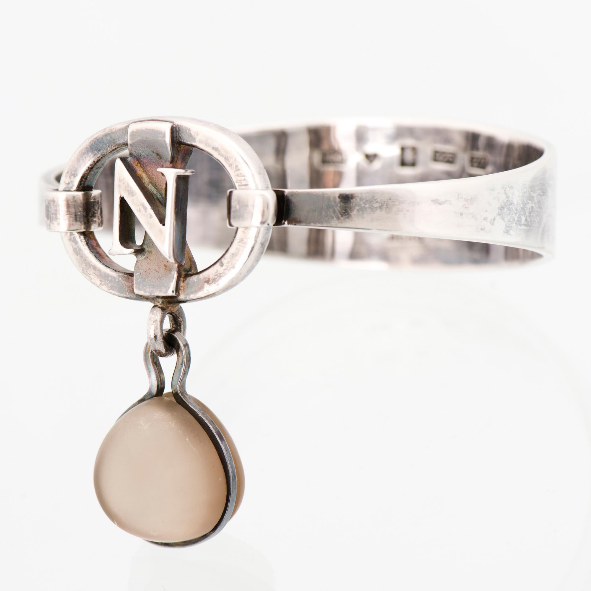 A BERTEL GARDBERG BRACELET, silver, quartz. Tammisaari Finland 1977.