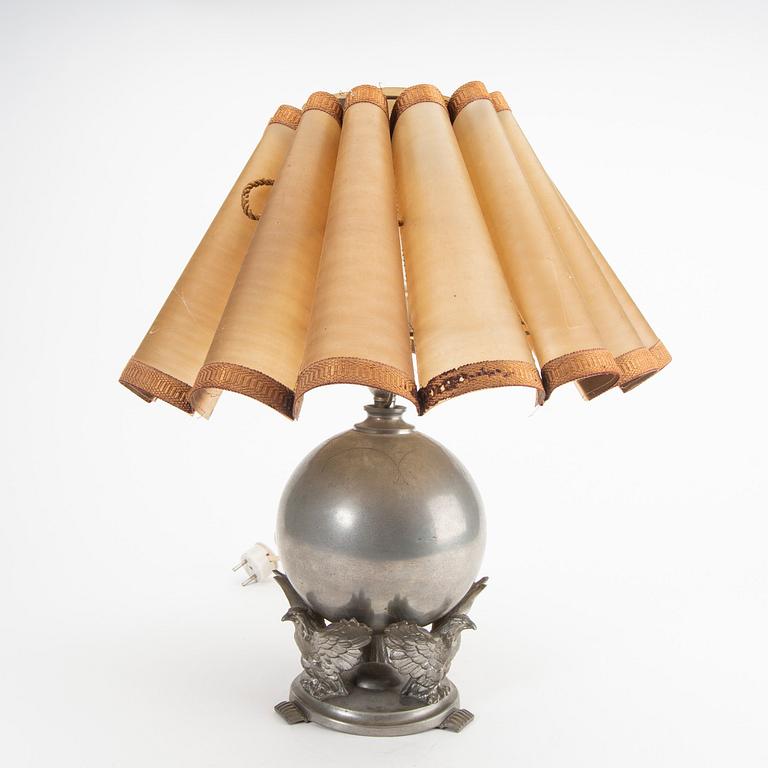 A 1930/40s pewter table lamp.