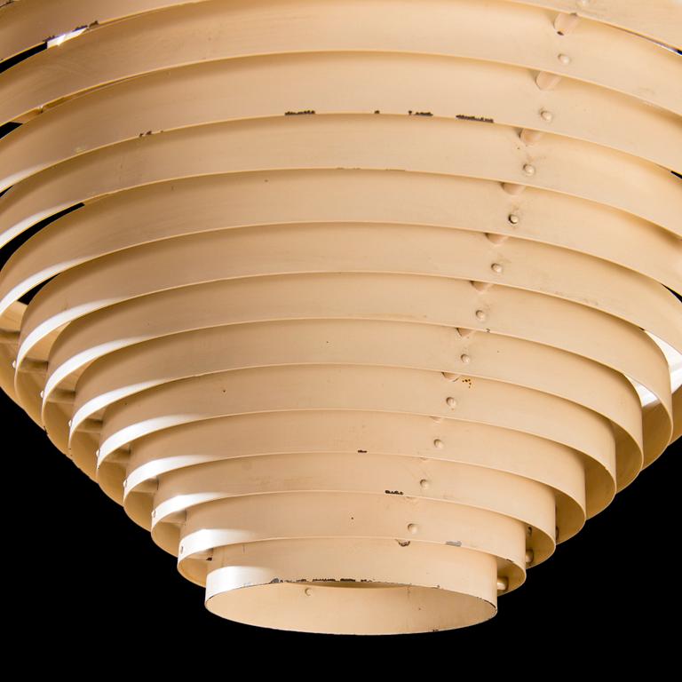 ALVAR AALTO, A 'A622B' ceiling light for Valaistustyö.