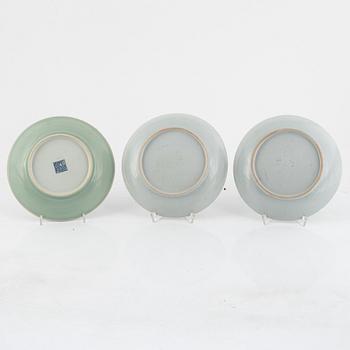 A set of three famille rose dishes, Qing dynasty, 19th Century.