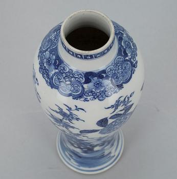 VAS, porslin, Kangxi-stil, Kina 1800-tal.