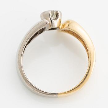 Ring 18K guld med en rund briljantslipad diamant.