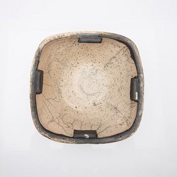 Ulf Johansson, Tea caddy, raku, Sweden, circa 2000.