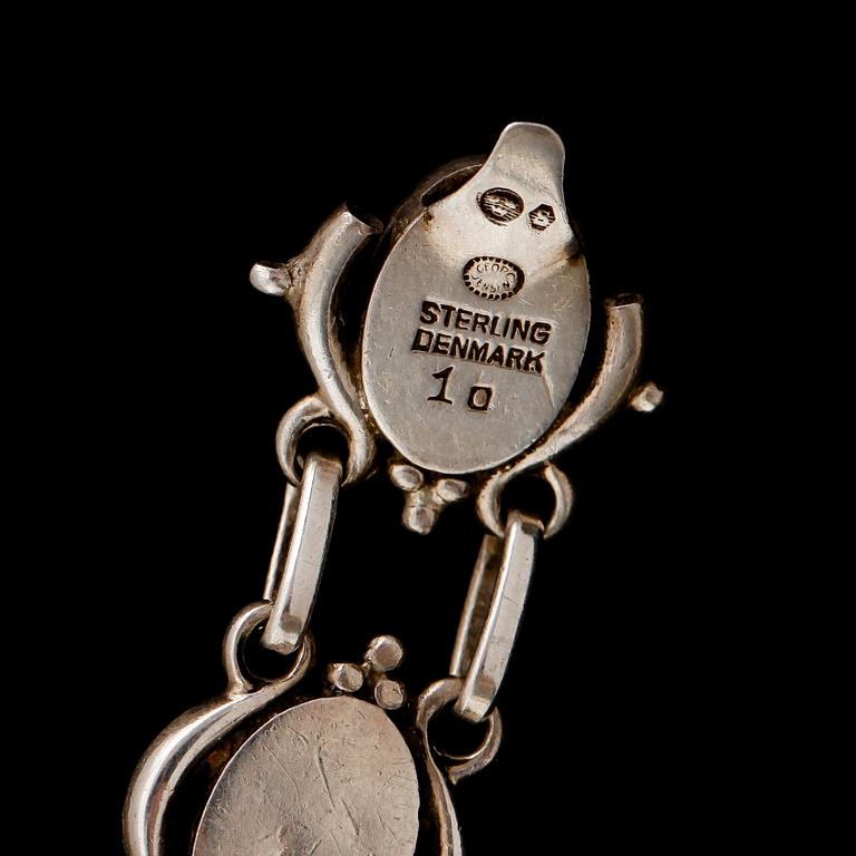 ARMBAND OCH ÖRHÄNGEN, 2 delar, sterling silver, Georg Jensen, Danmark. Totalvikt ca 39 g.