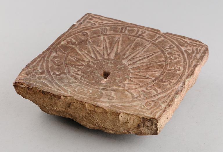 SOLUR, sten, datering 1745.