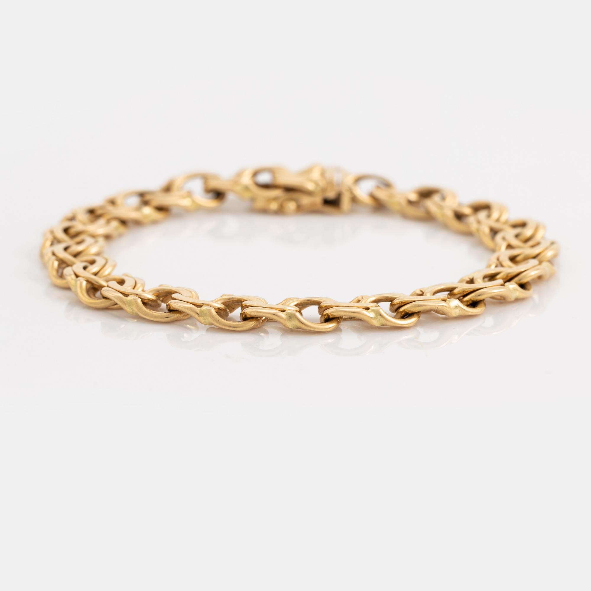 18K gold bracelet.