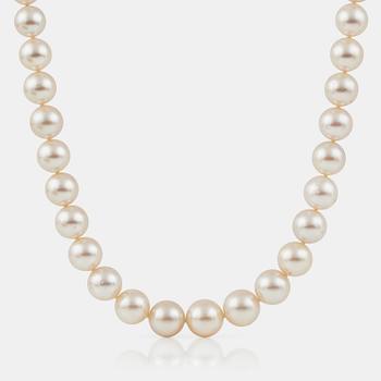1216. A cultured South sea pearl necklace. Ø 14 - 17.1 mm.