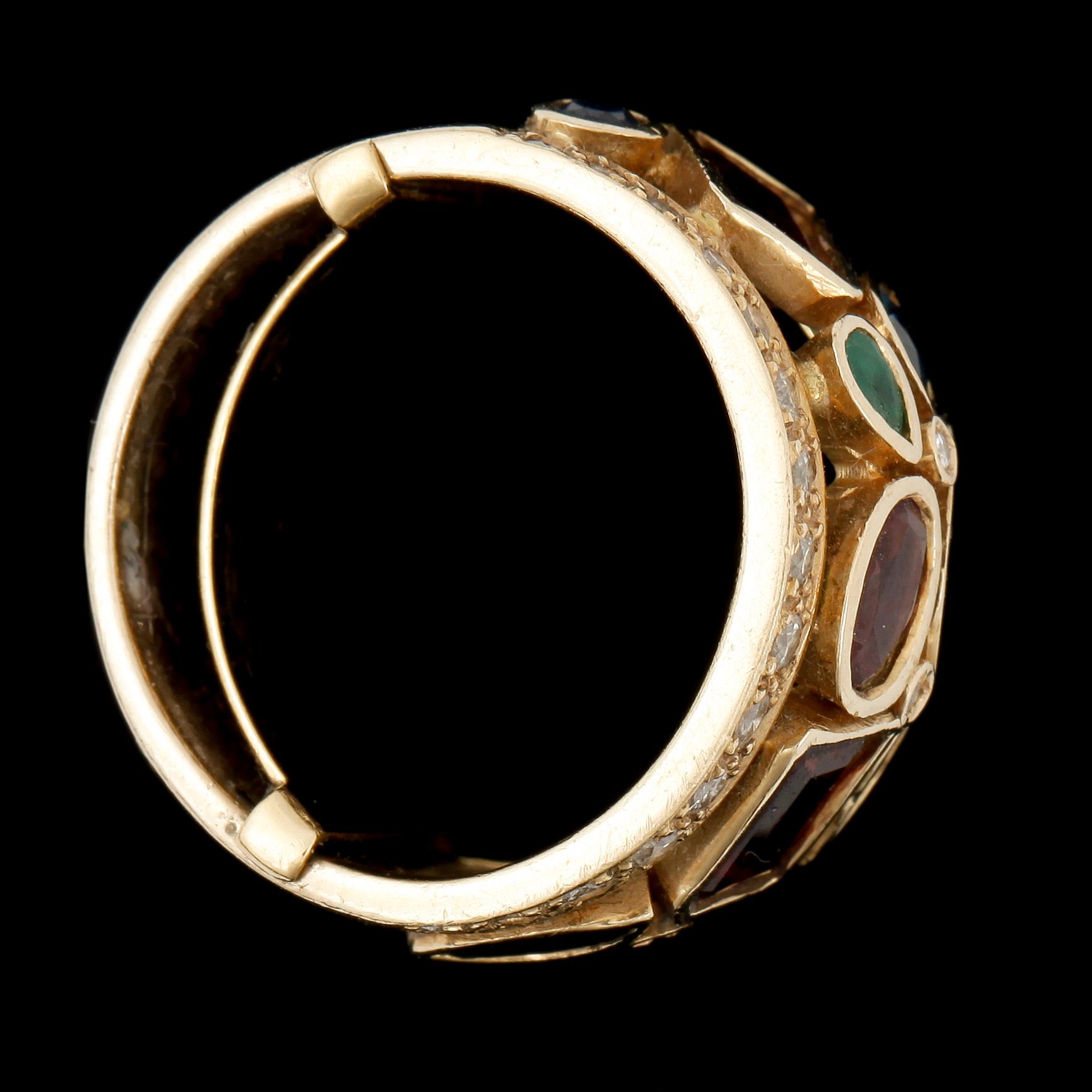 RING, 18k guld med diamanter och bla smaragder, rubiner och safirer. Vikt ca12g.
