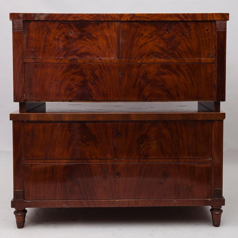 BYRÅER, 2 st, 1800-talets mitt.