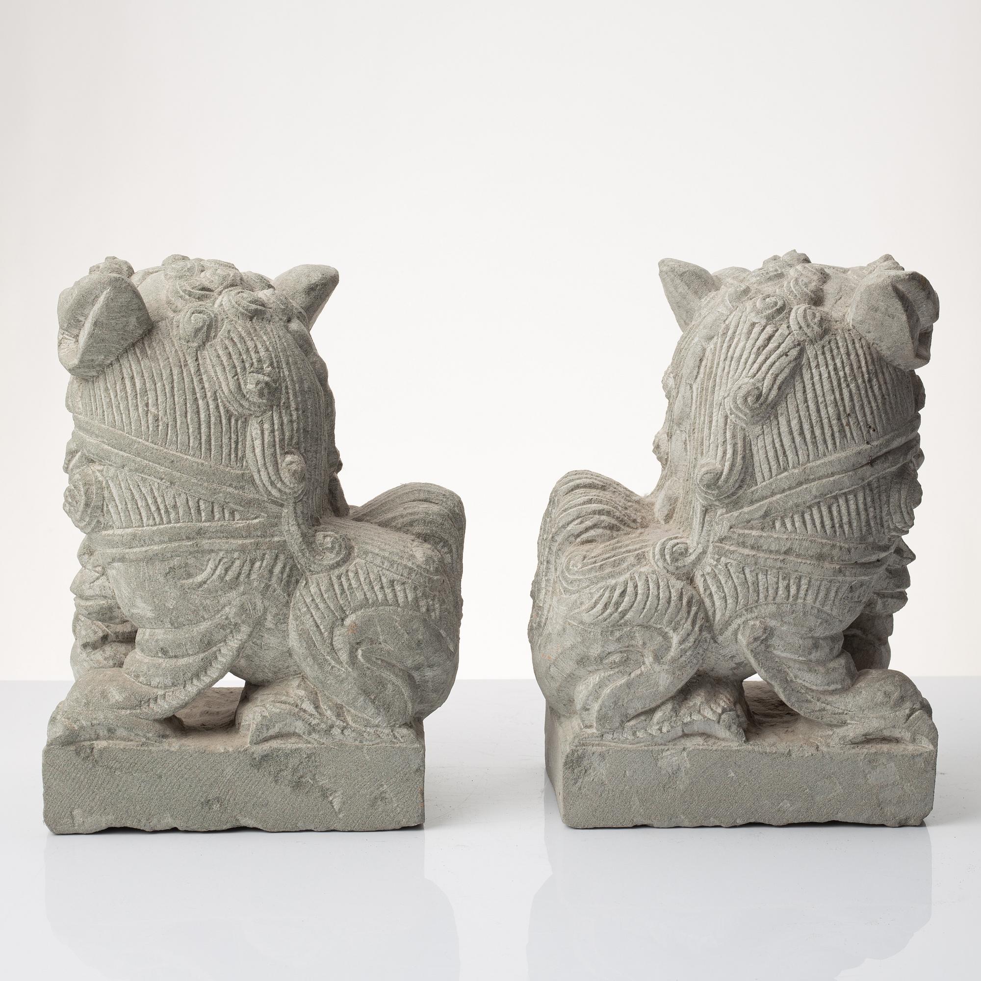 Skulpturer, ett par, Kina, 1900-talet senare del.