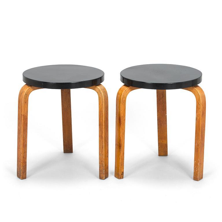 Alvar Aalto, jakkarapari, malli 60, O.Y. Huonekalu-ja Rakennustyötehdas A.B, Finmar, Suomi, 1934–39.