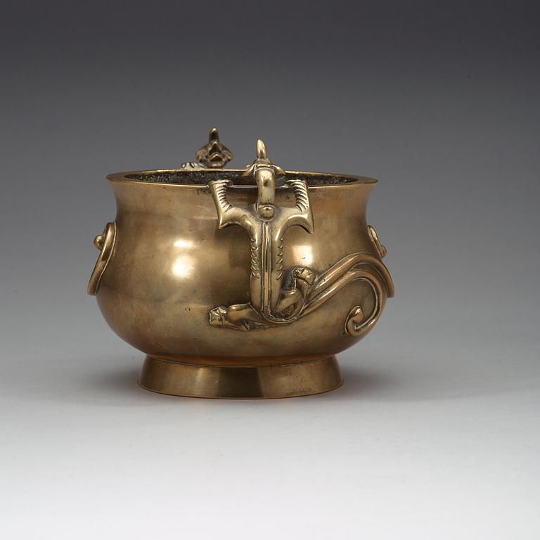 A bronze censer, Qing dynasty (1644-1912).