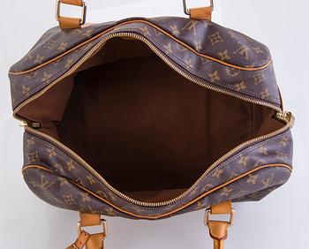 LOUIS VUITTON Monogram Carryall Bag.