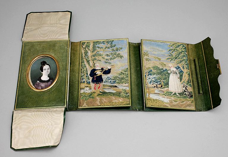 PLÅNBOK, bland annat textil och mässing,  1800-talets mitt.