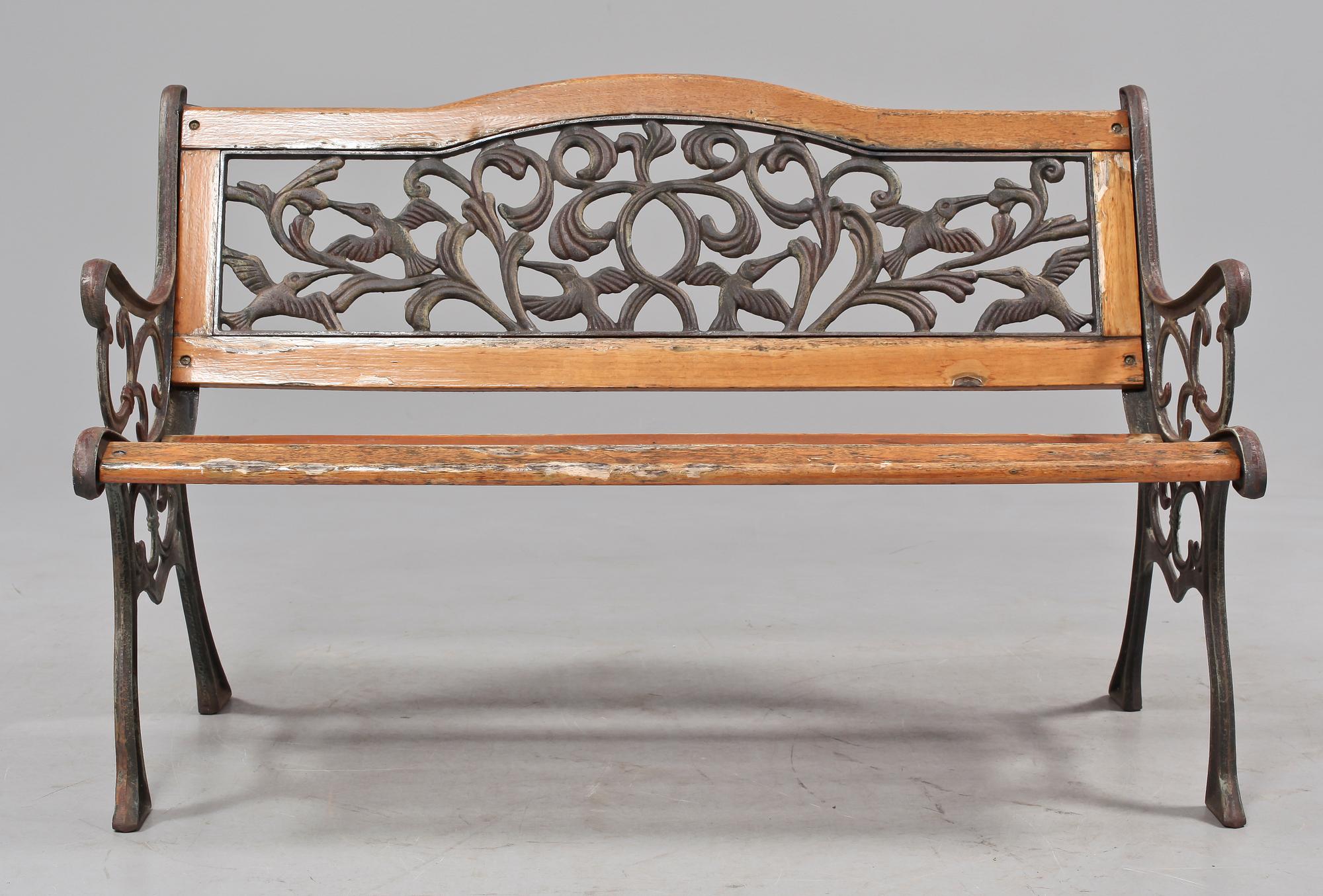 TRÄDGÅRDSBÄNK, 1900-talets andra hälft.