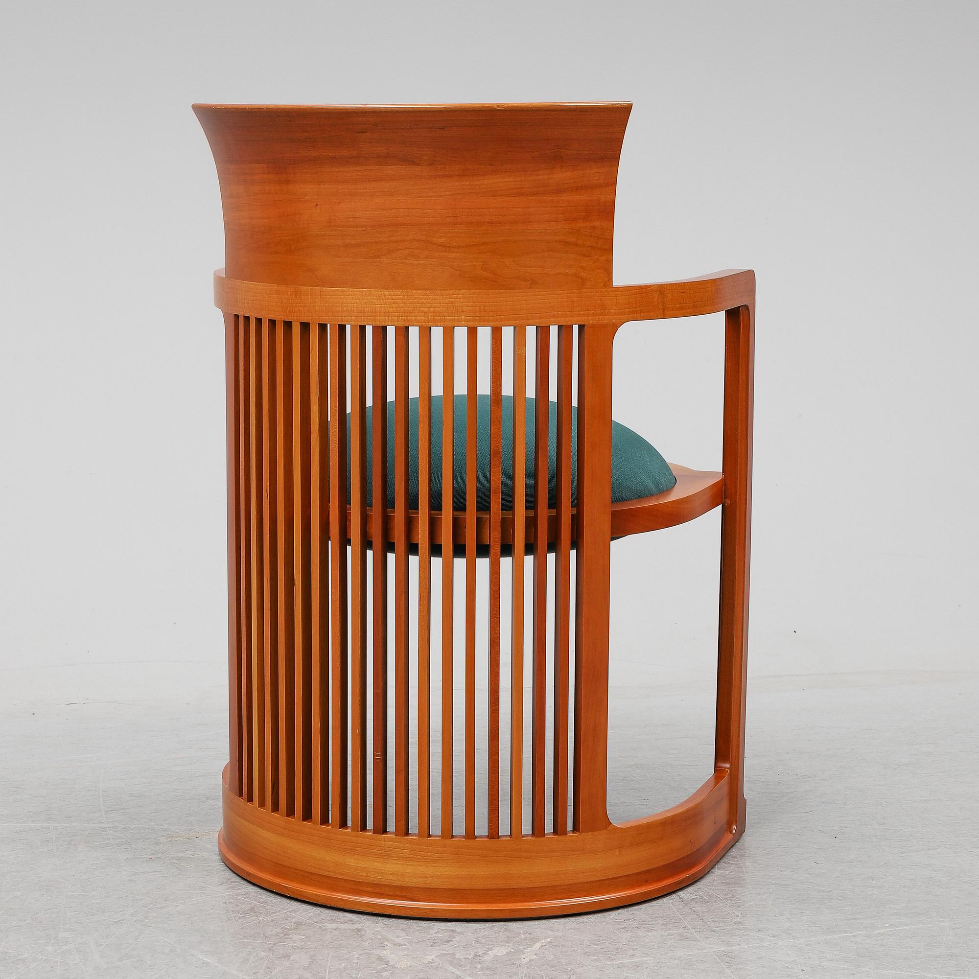 FRANK LLOYD WRIGHT, ARMCHAIR,  model no 606 "Barrel Chair", Cassina 1980-tal.