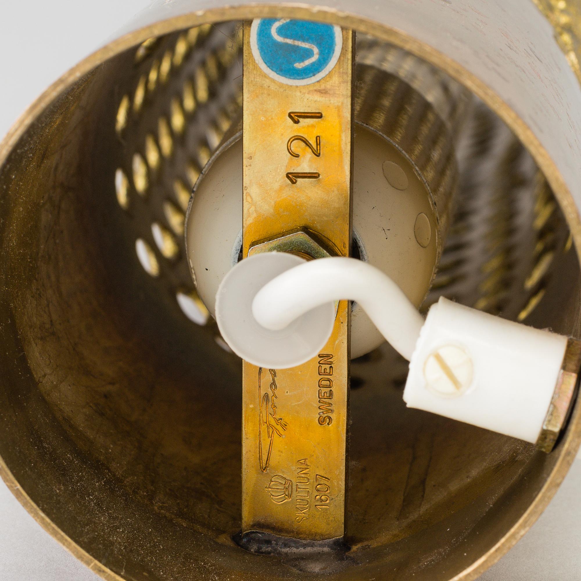 PIERRE FORSELL, table lamp, brass, Skultuna, second half of the 20th century.