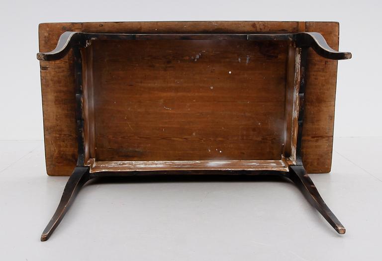 BORD, rokoko, omkring år 1800.