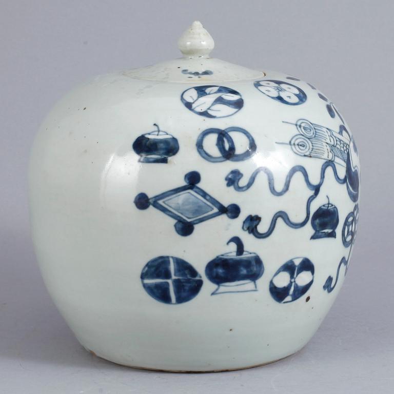 URNA MED LOCK, porslin, Kina 1800-tal.