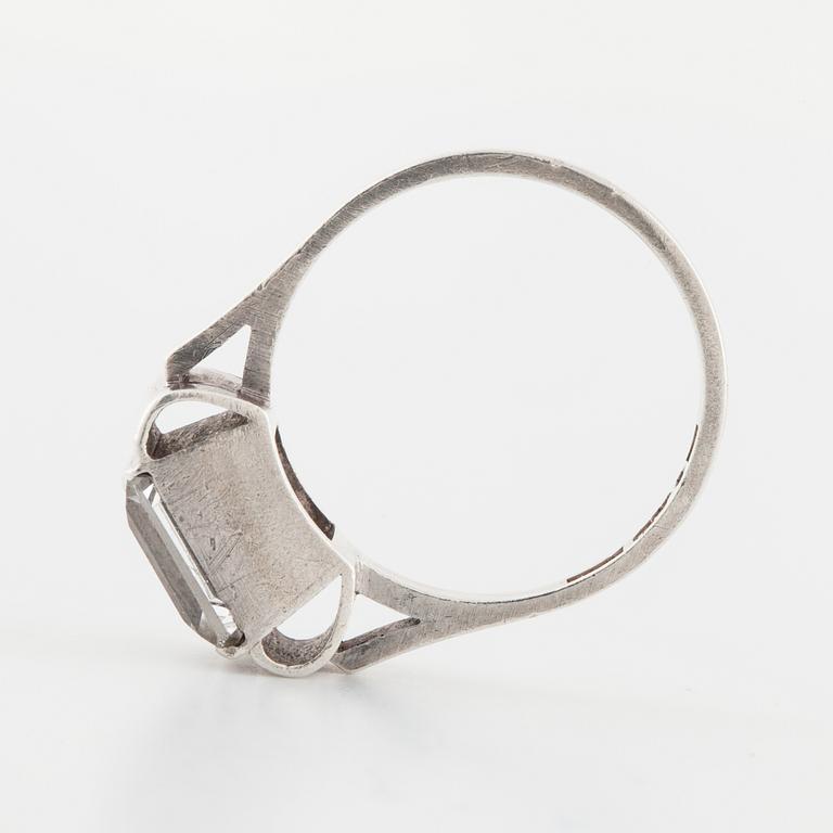 ANDERS HEDLUND, Göteborg, 1950, a rock crystal ring.