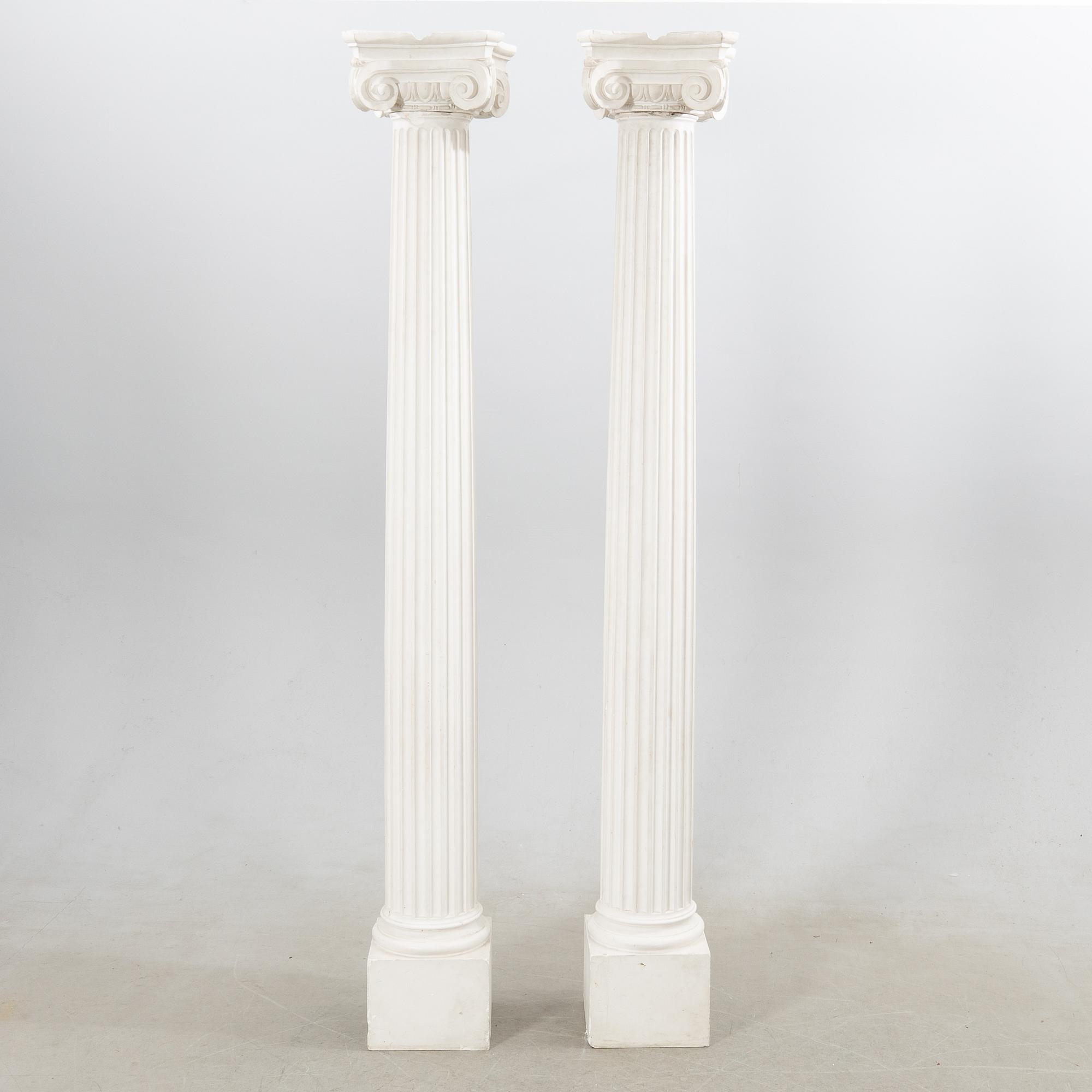 Columns a pair 20th century.