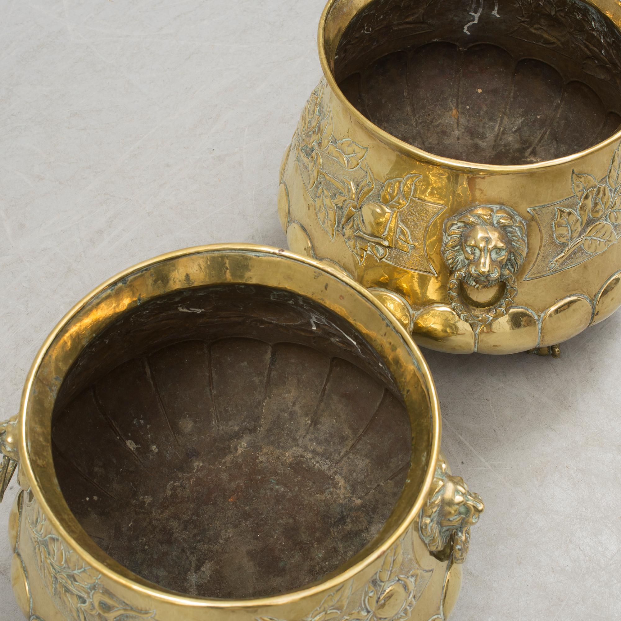 A PAIR OF BRASS FLOWER POTS, Ernest Houbian, Dinant, 19th century.