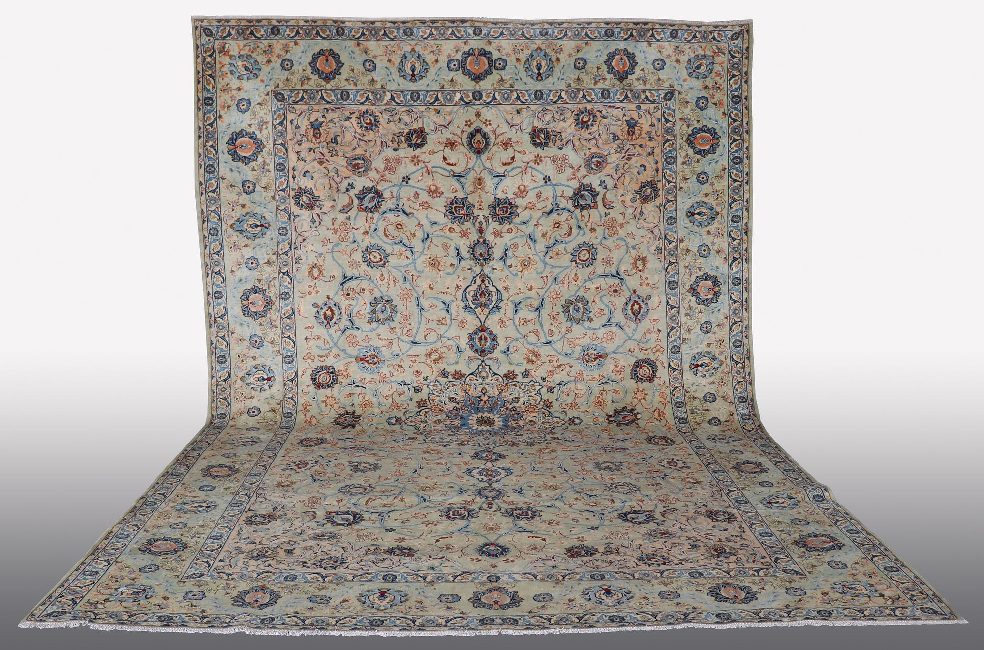 A CARPET, Kashan 450 x 315 cm.