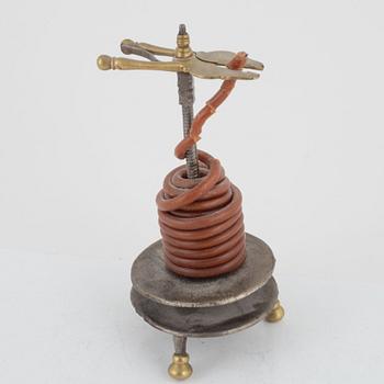 Vaxljusstake, mässing och metall, 1800-talets början.