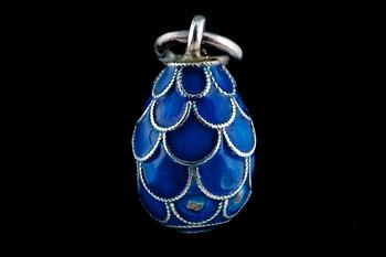 203. SILVER EGG PENDANT ENAMEL.