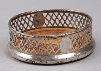 COASTER, silver. Otydliga stämplar. 1800/1900-tal.