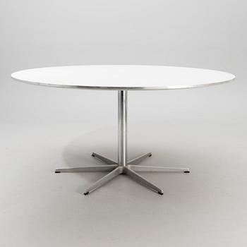 dinner table A826 for Fritz Hansen, 1983.