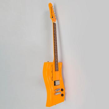 Eero Aarnio, kitara, " Copacabana Guitar", signeerattu Eero Aarnio, Lottonen Guitars, 2006.