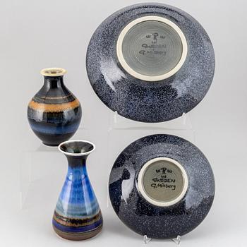 GÖSTA MILLBERG, a set of two stoneware dishes and two vases, Rörstrand.
