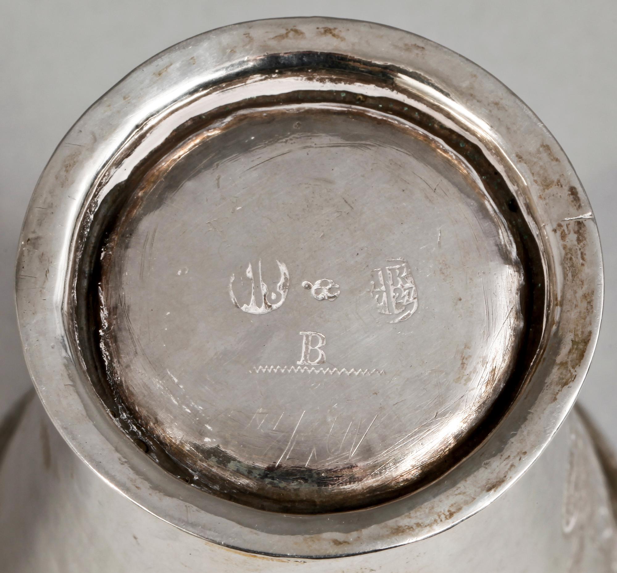 BÄGARE, silver, Hans Kock Borås 1743. Vikt ca 50 gram.