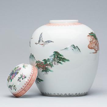 LOCKBOJAN, porslin, Kina, 1900-tal.