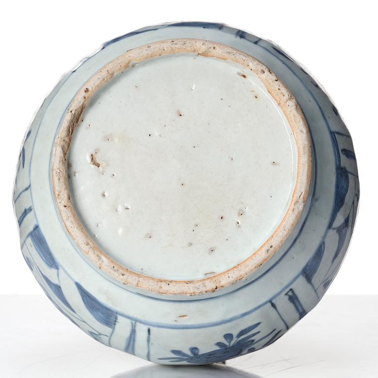 A blue and white kraak bottle, Ming dynasty, Wanli (1572-1620).