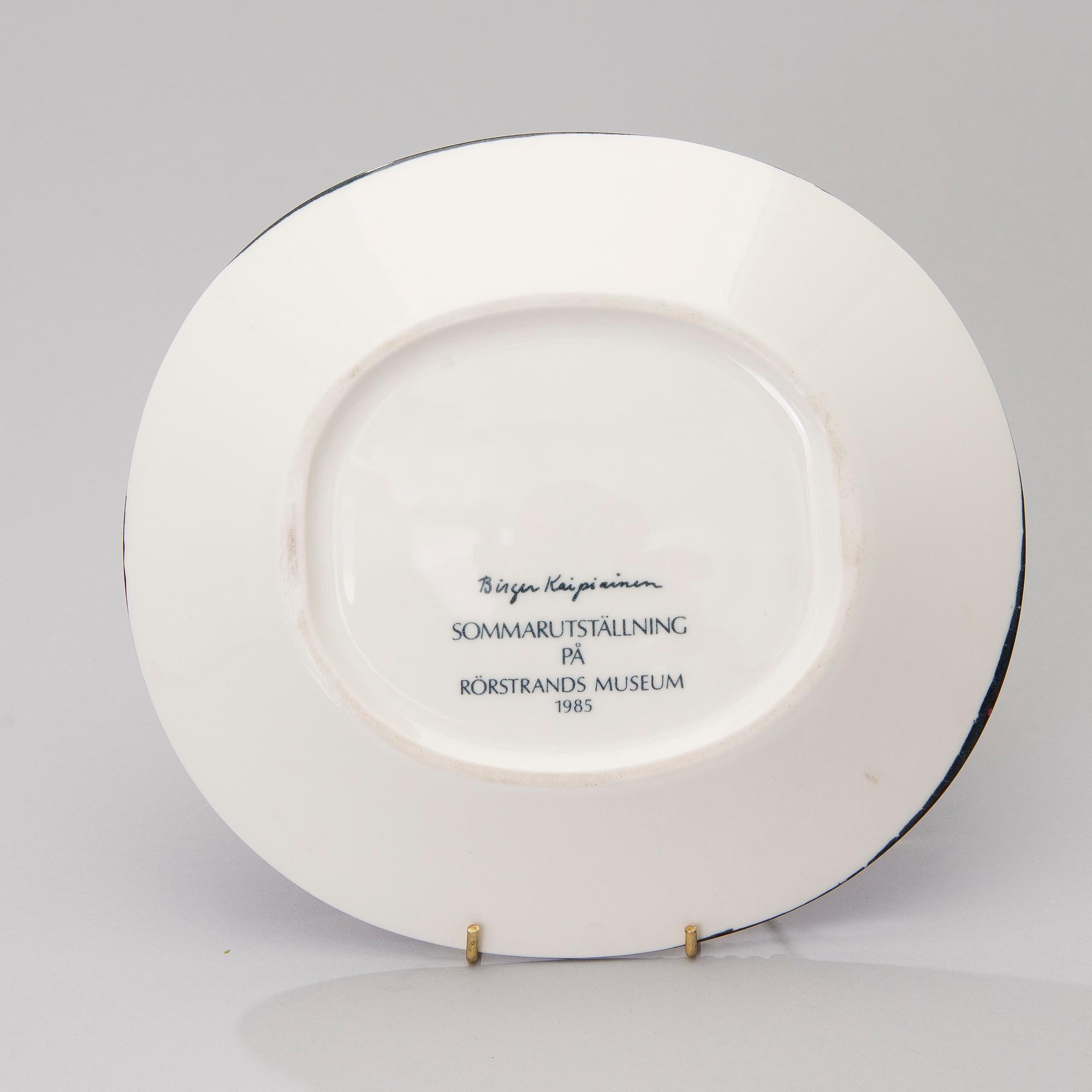 DISH, marked Birger Kaipiainen, sommarutställning på Rörstrands museum 1985 (summer exhibition at Rörstrand museum 1985).
