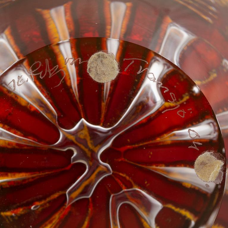 Jan-Erik Ritzman, an 'ariel' glass vase, Transjö, Sweden 2004.