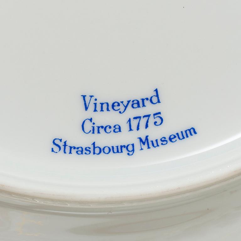 25 PORCELAIN PLATES, "Vineyard", Limoges, 20th century.