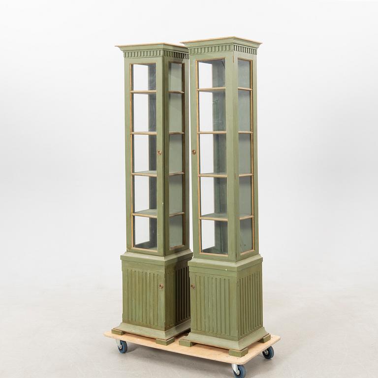 Display cabinet, a pair in the Gustavian style, mid/second half of the 20th century.