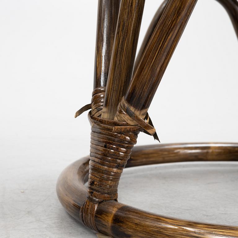 Fåtöljer med fotpallar, ett par, 1900-talets senare del.