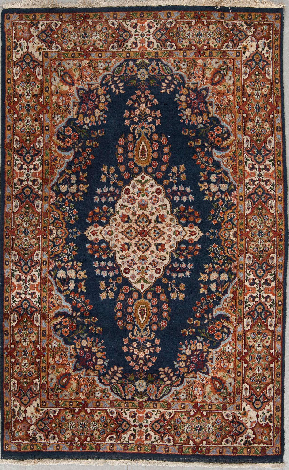 MATTA, old/semiantik, Kirman, ca 194 X 122 cm.