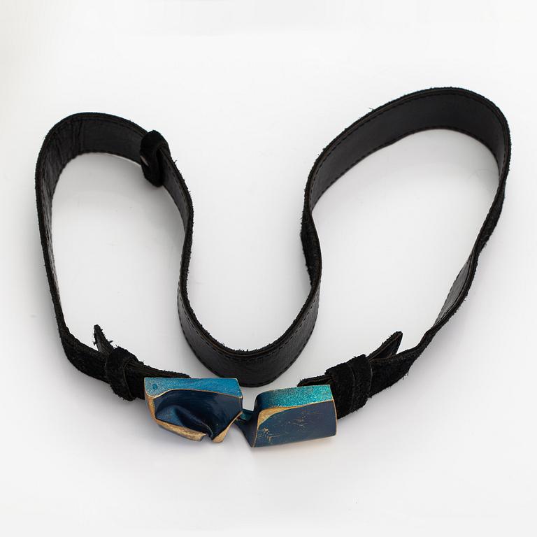 Björn Weckström, Vyö "Bugatti", tulipronssia ja nahkaa. Lapponia.