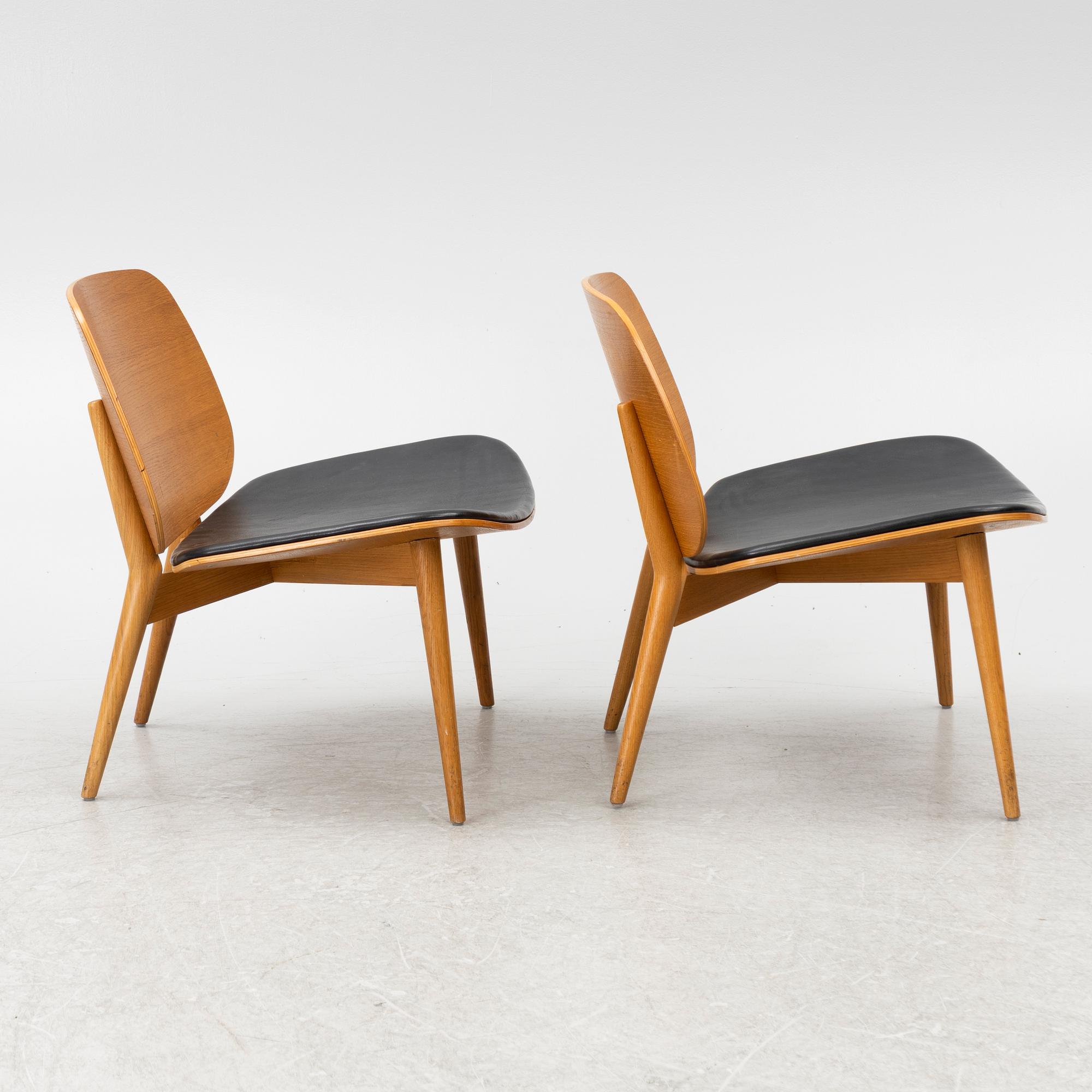 Jonas Lindvall, a pair of 'Papa' lounge chairs for Skandiform, 21st century.