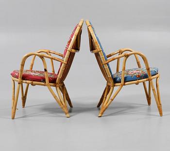 KORGFÅTÖLJER, ett par, 1900-talets andra hälft.